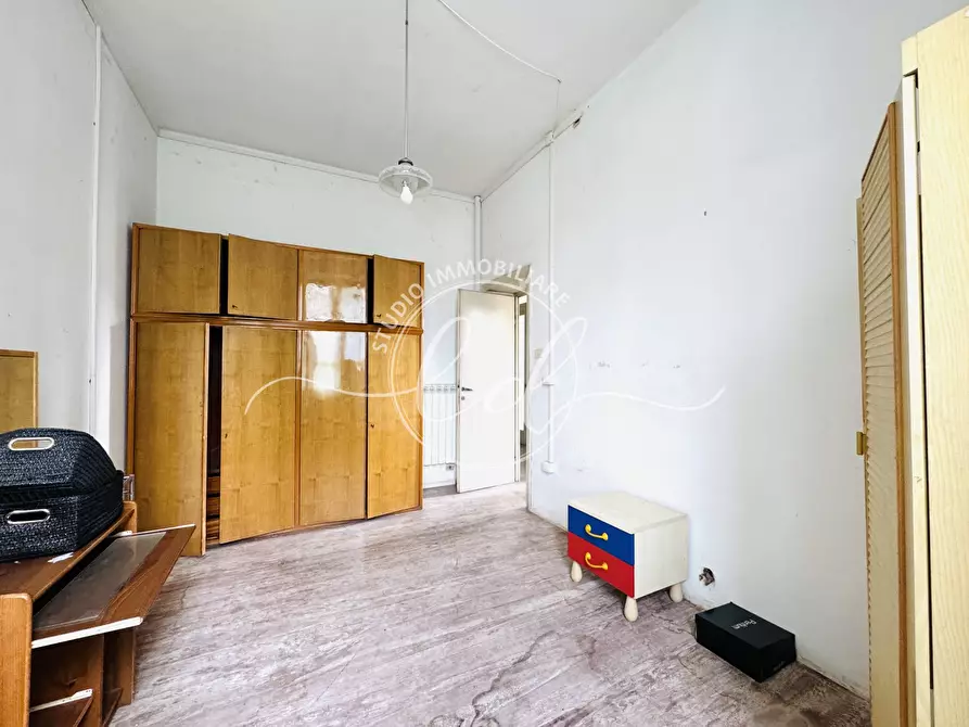 Immagine 36 di Pentalocale in vendita  a Lucca