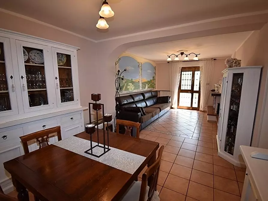 Immagine 10 di Porzione di casa in vendita  a Pietrasanta