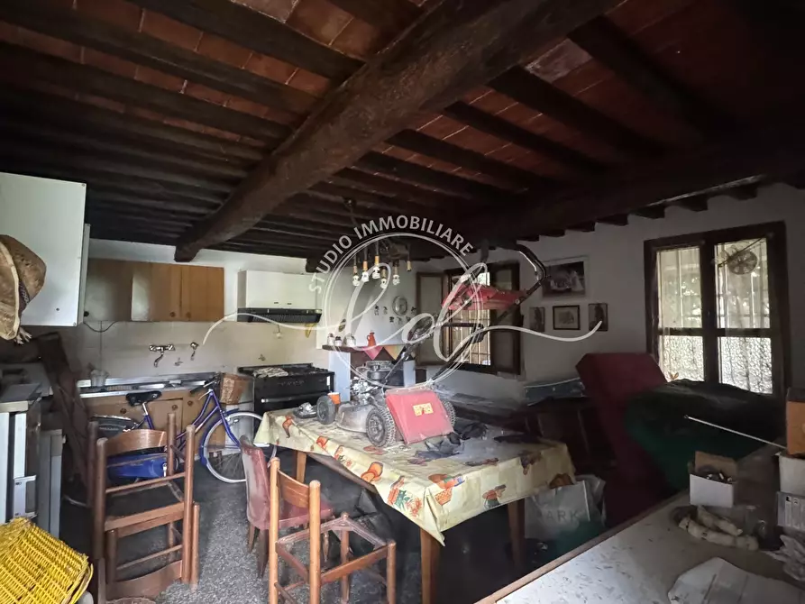 Immagine 30 di Porzione di casa in vendita  a Seravezza