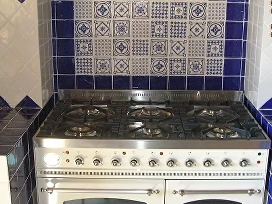 Immagine 6 di Porzione di casa in vendita  a Seravezza