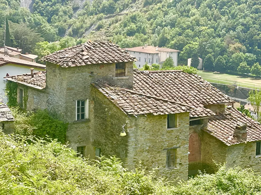 Immagine 1 di Rustico / casale in vendita  a Seravezza