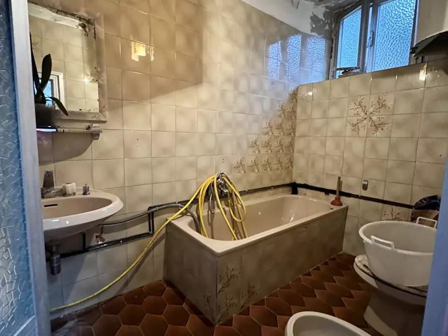 Immagine 48 di Terratetto in vendita  a Seravezza