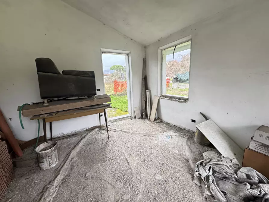 Immagine 3 di Porzione di casa in vendita  a Camaiore
