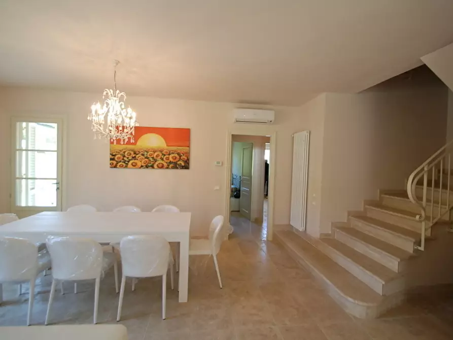 Immagine 72 di Villa in vendita  a Pietrasanta