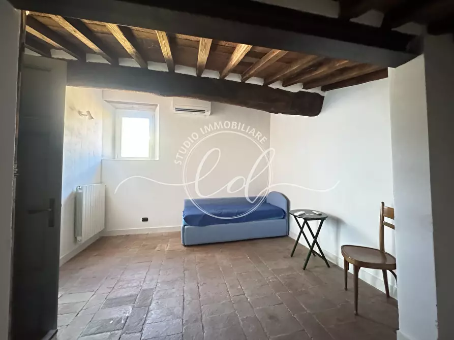 Immagine 43 di Quadrilocale in affitto  a Pietrasanta