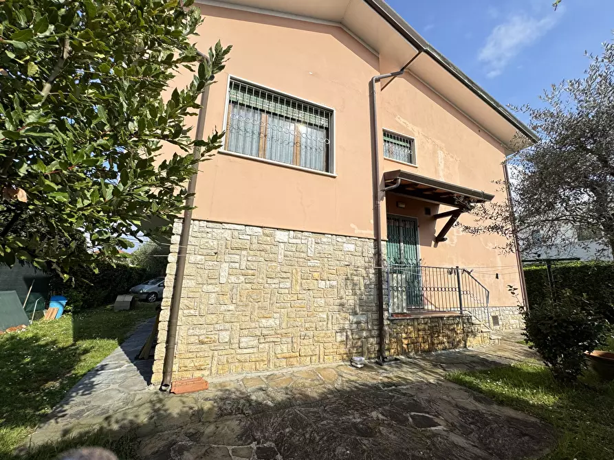 Immagine 62 di Casa indipendente in vendita  a Pietrasanta
