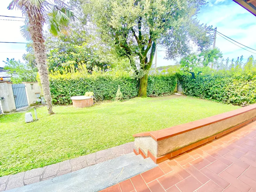 Immagine 3 di Casa indipendente in affitto  a Pietrasanta