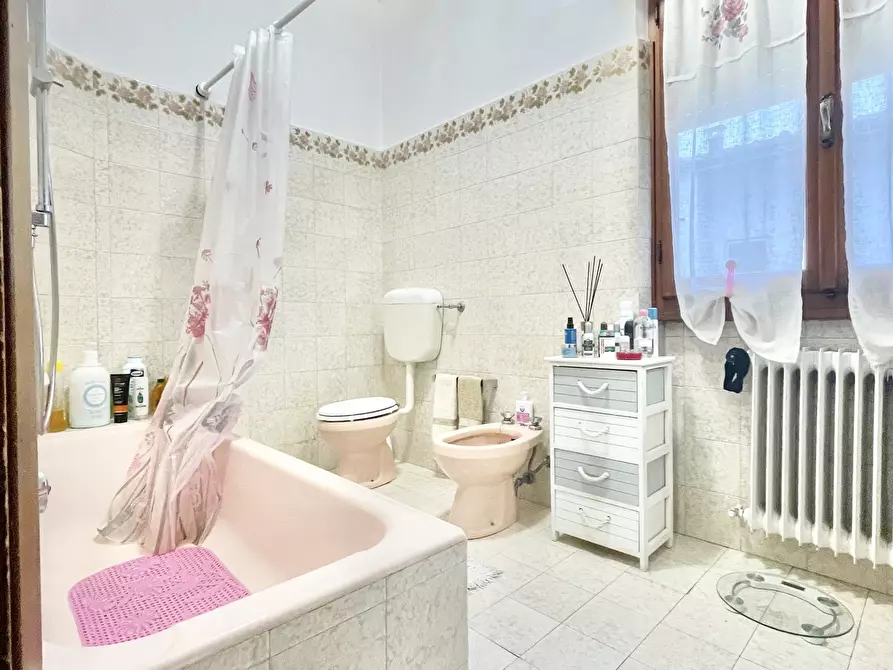 Immagine 17 di Casa indipendente in affitto  a Pietrasanta