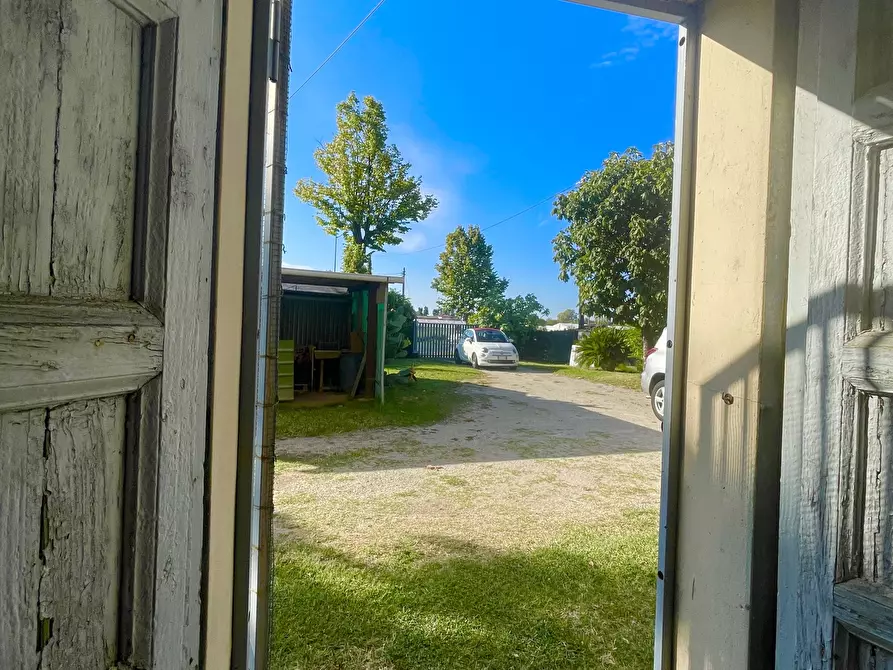 Immagine 16 di Rustico / casale in vendita  a Camaiore