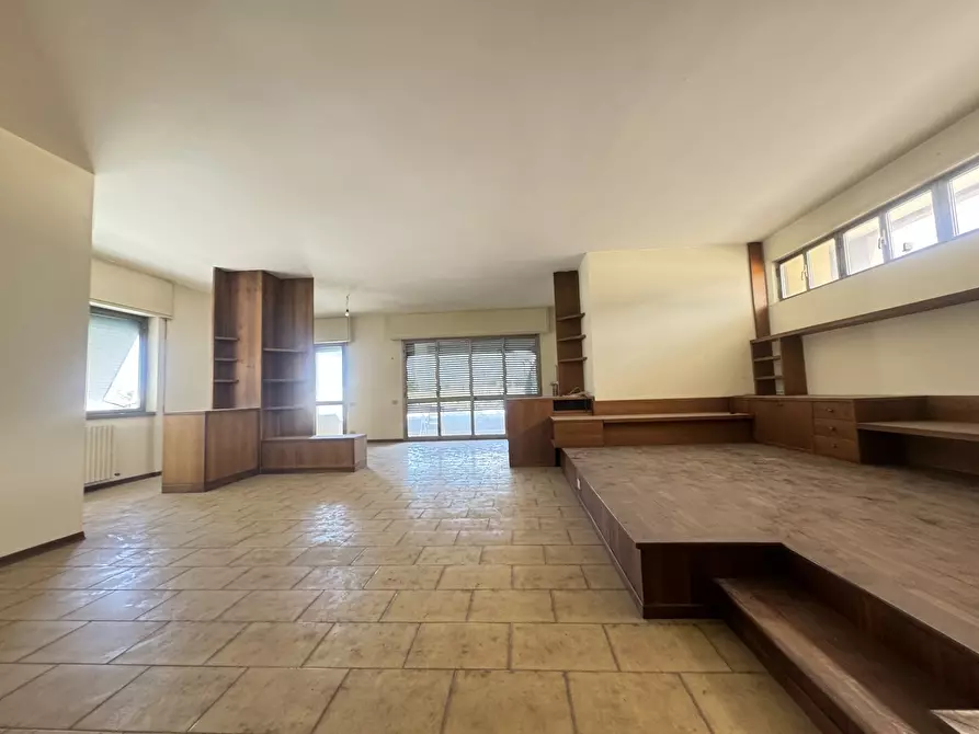 Immagine 77 di Porzione di casa in vendita  a Pietrasanta