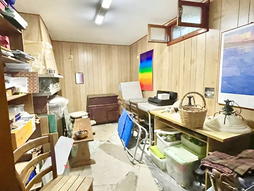 Immagine 43 di Casa indipendente in vendita  a Seravezza