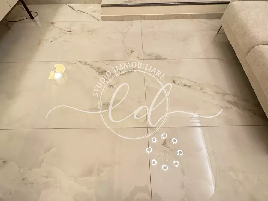 Immagine 27 di Loft/Open space in vendita  a Pietrasanta