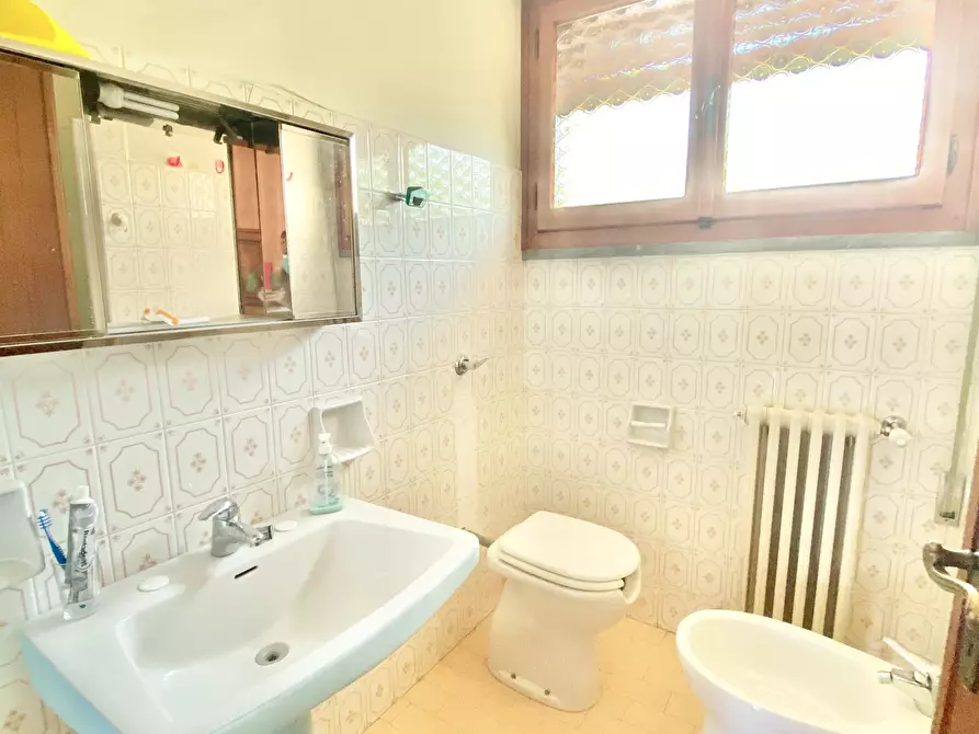 Immagine 45 di Casa indipendente in vendita  a Seravezza