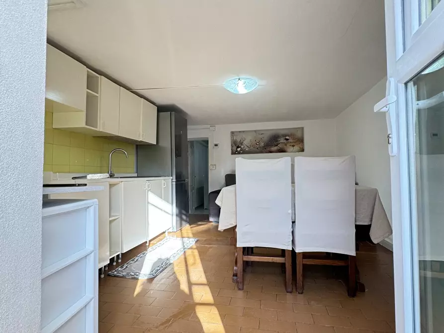 Immagine 1 di Trilocale in affitto  a Pietrasanta