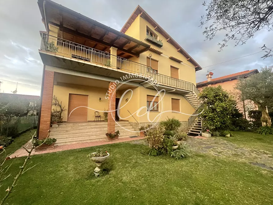 Immagine 3 di Casa indipendente in vendita  a Pietrasanta