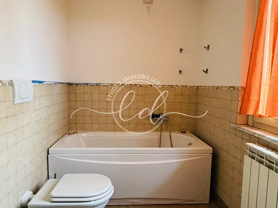 Immagine 52 di Villetta a schiera in vendita  a Pietrasanta