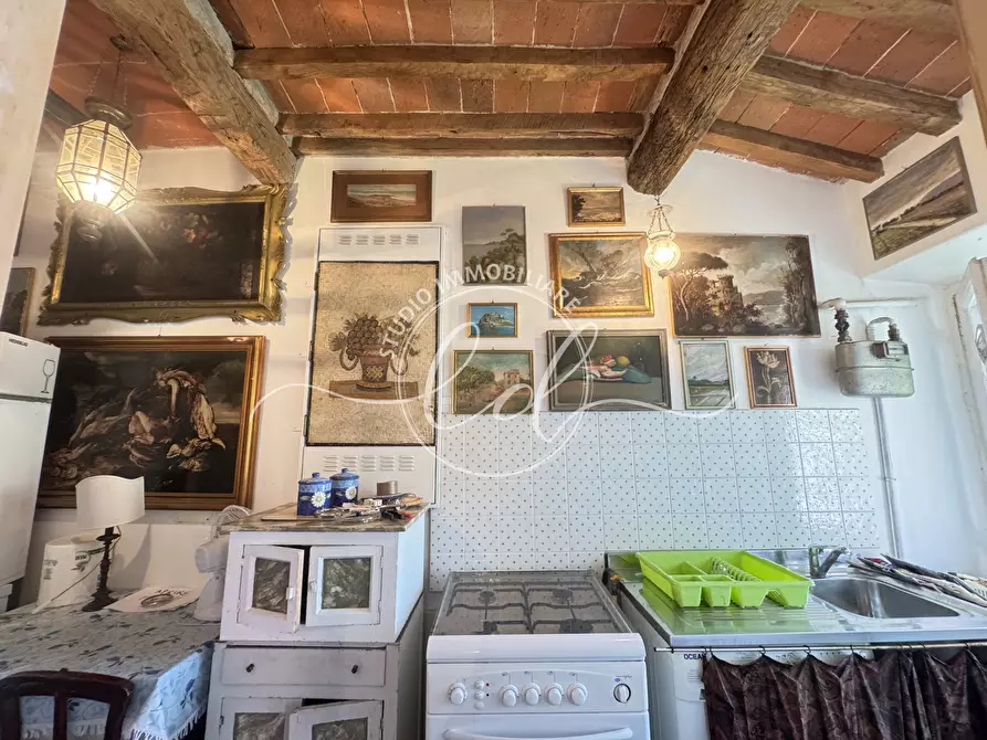 Immagine 25 di Trilocale in affitto  a Pietrasanta