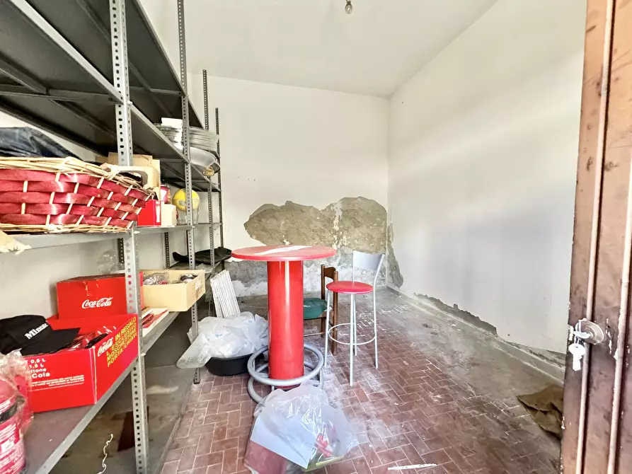 Immagine 42 di Porzione di casa in vendita  a Massa