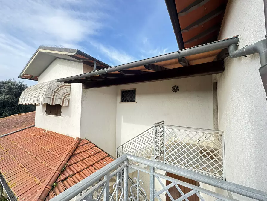 Immagine 31 di Rustico / casale in vendita  a Pietrasanta