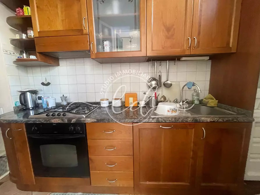 Immagine 10 di Porzione di casa in affitto  a Viareggio