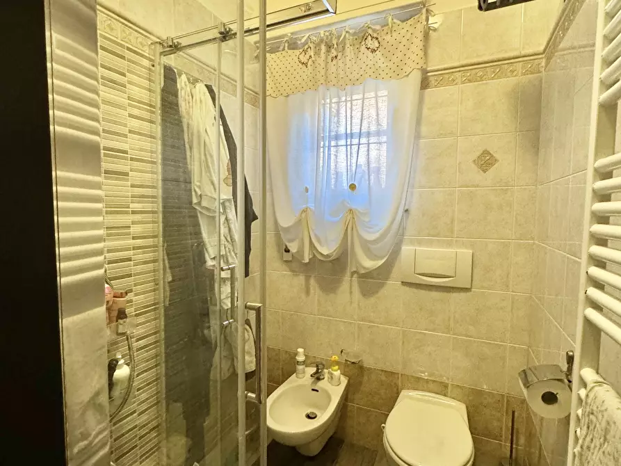 Immagine 11 di Quadrilocale in affitto  a Pietrasanta