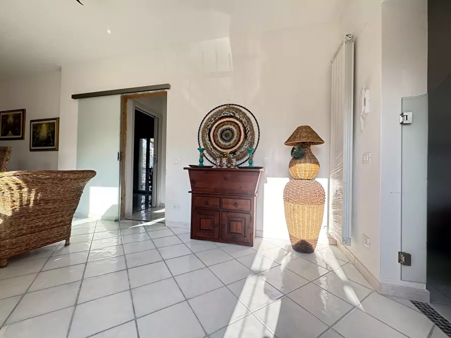 Immagine 7 di Villa in vendita  a Massa