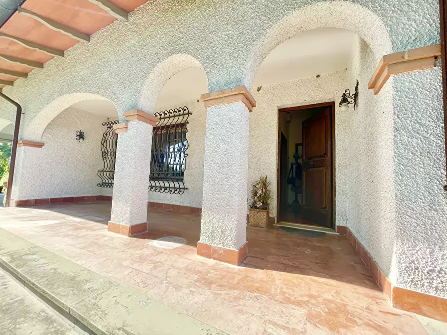 Immagine 76 di Villa in vendita  a Pietrasanta