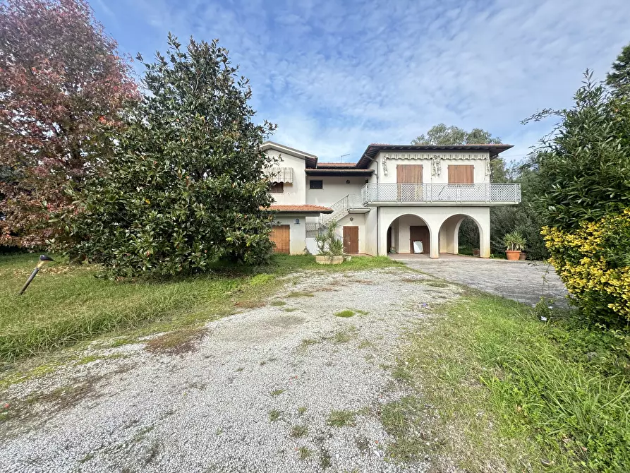 Immagine 82 di Rustico / casale in vendita  a Pietrasanta