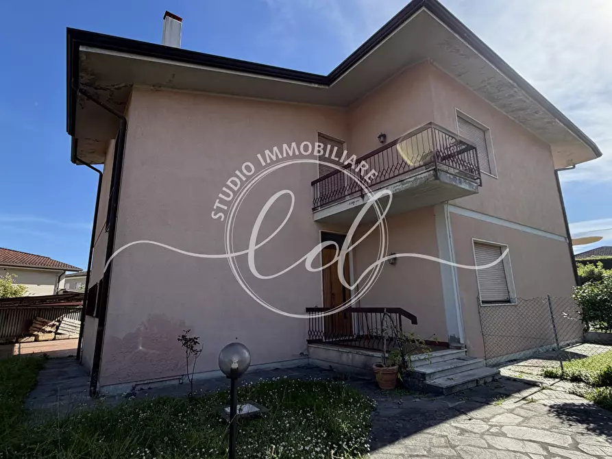 Immagine 28 di Casa indipendente in vendita  a Pietrasanta