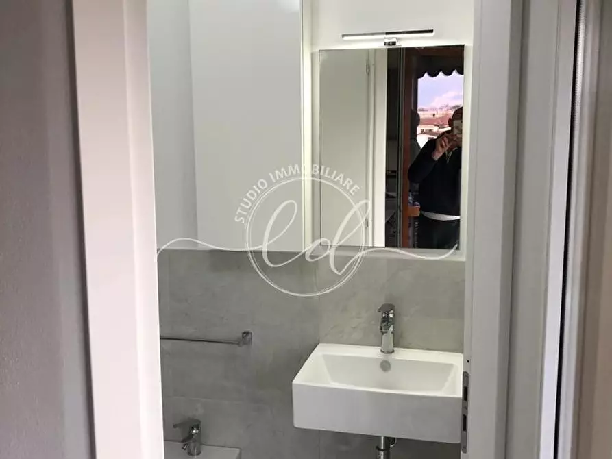 Immagine 10 di Quadrilocale in vendita  a Massa