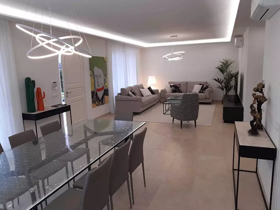 Immagine 6 di Villa in affitto  a Pietrasanta