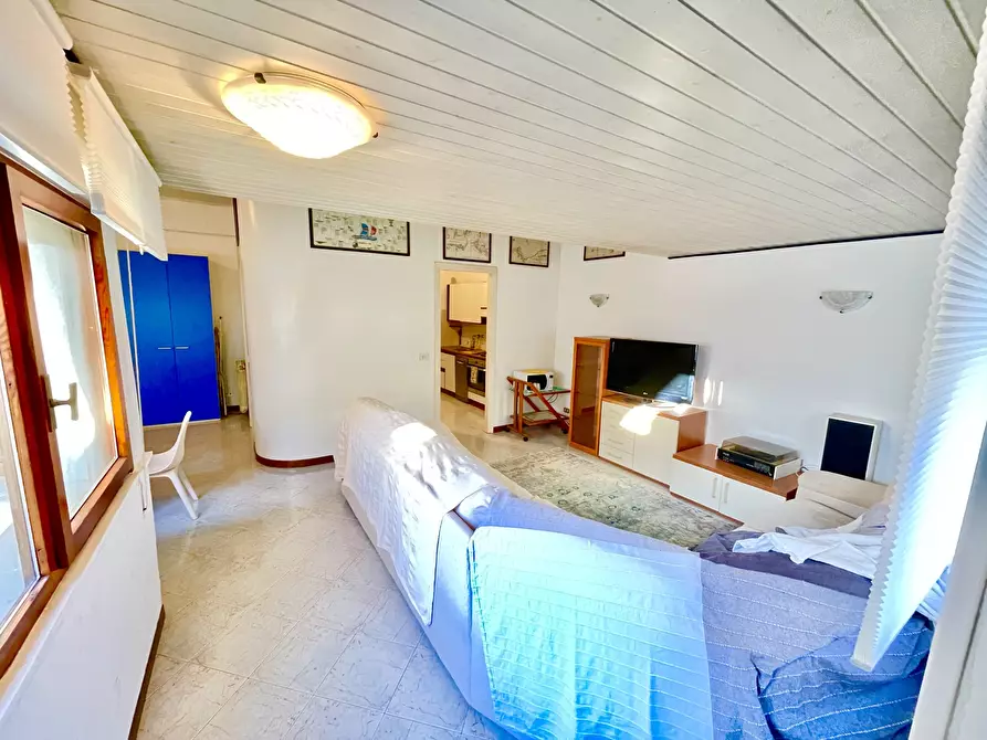 Immagine 7 di Quadrilocale in affitto  a Seravezza