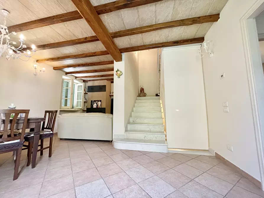 Immagine 5 di Porzione di casa in vendita  a Seravezza