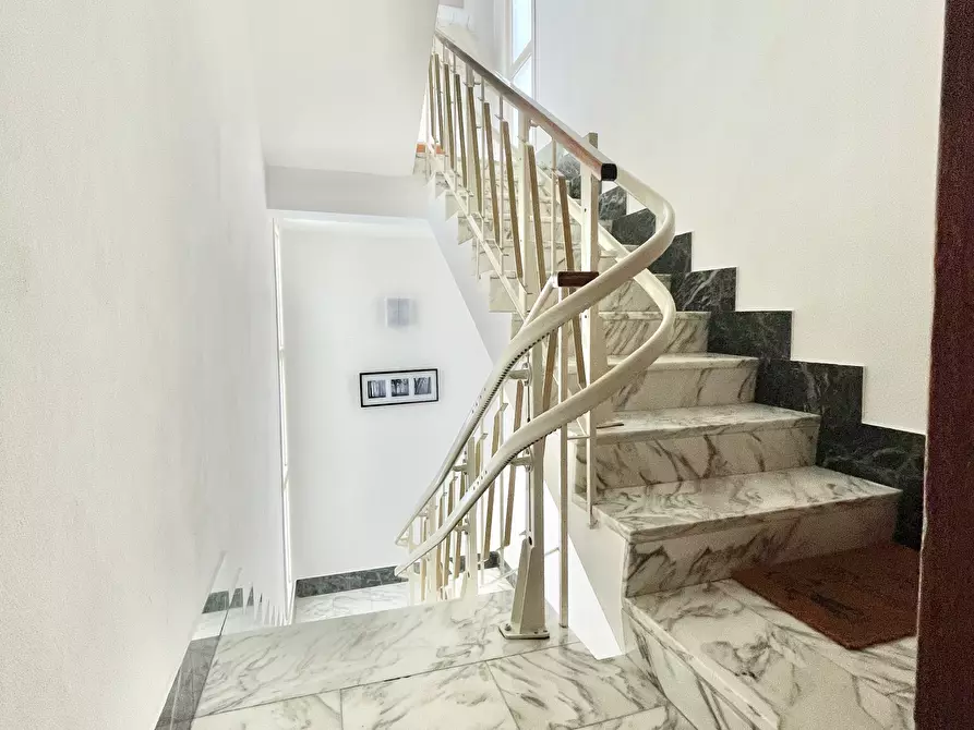 Immagine 3 di Quadrilocale in vendita  a Seravezza