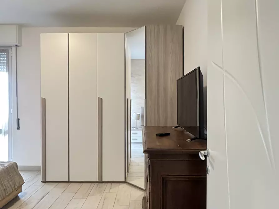 Immagine 41 di Quadrilocale in affitto  a Camaiore