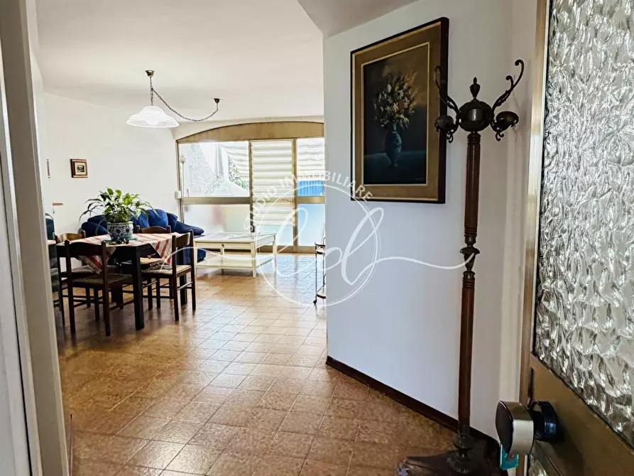 Immagine 2 di Trilocale in affitto  a Pietrasanta