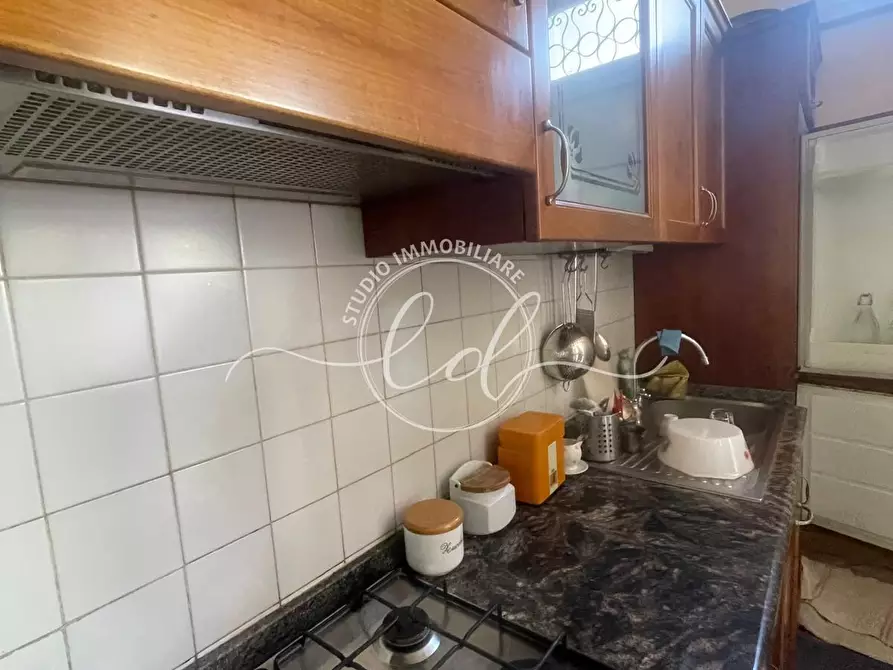 Immagine 11 di Porzione di casa in affitto  a Viareggio