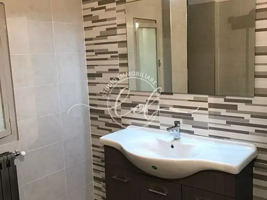 Immagine 25 di Quadrilocale in affitto  a Carrara