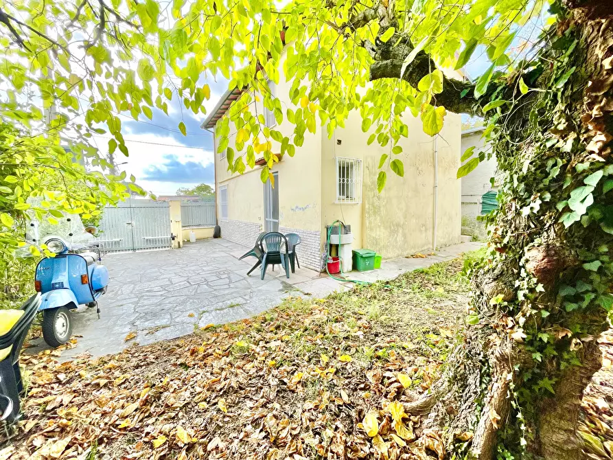 Immagine 38 di Porzione di casa in vendita  a Pietrasanta