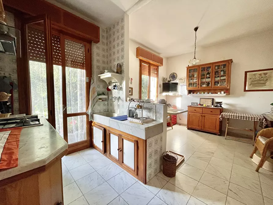 Immagine 93 di Casa indipendente in vendita  a Seravezza