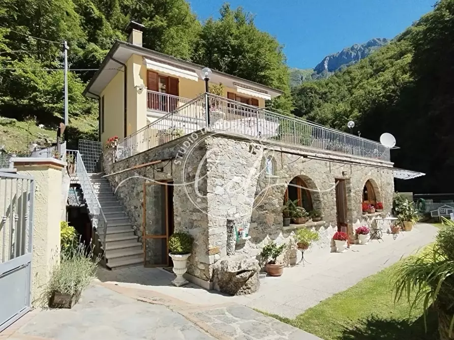 Immagine 1 di Casa indipendente in vendita  a Stazzema