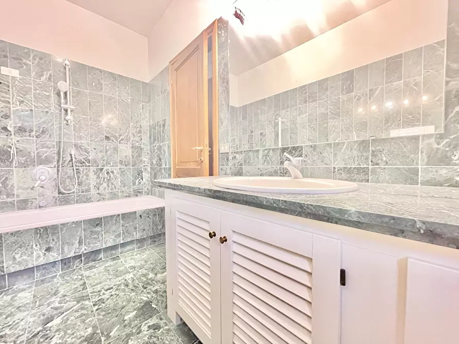 Immagine 41 di Villa in affitto  a Forte Dei Marmi