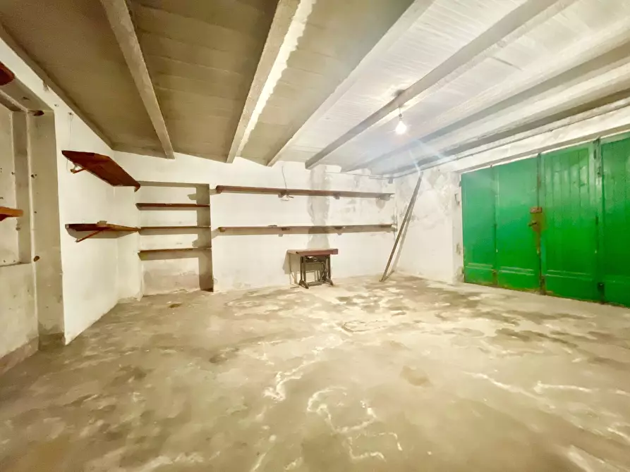 Immagine 28 di Casa indipendente in vendita  a Camaiore