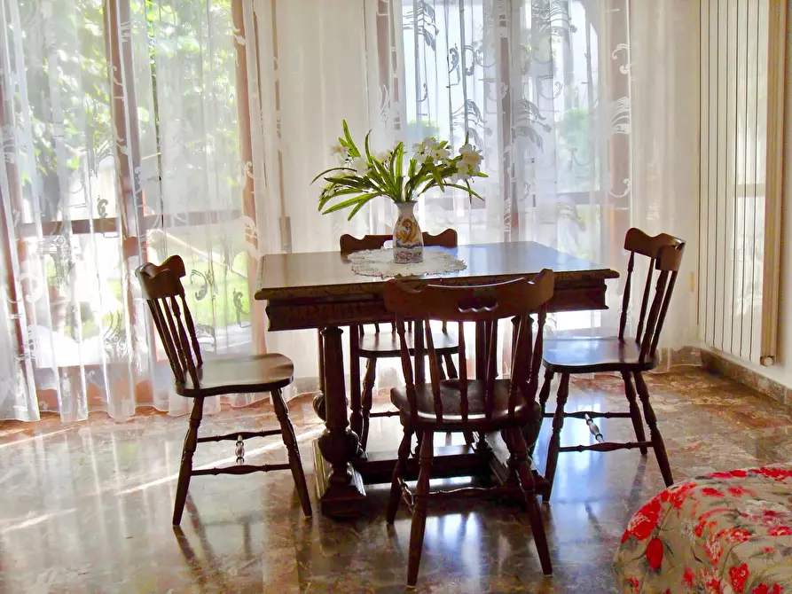 Immagine 3 di Bilocale in affitto  a Montignoso