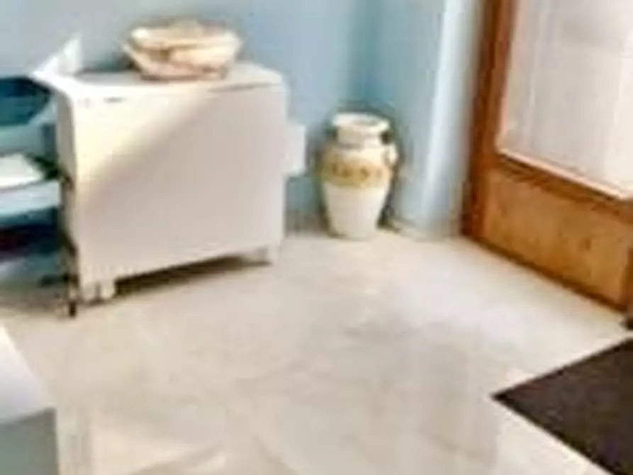 Immagine 4 di Appartamento in vendita  a Viareggio