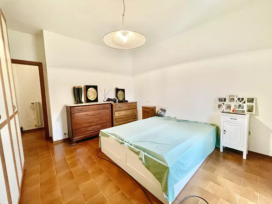 Immagine 24 di Casa indipendente in vendita  a Montignoso