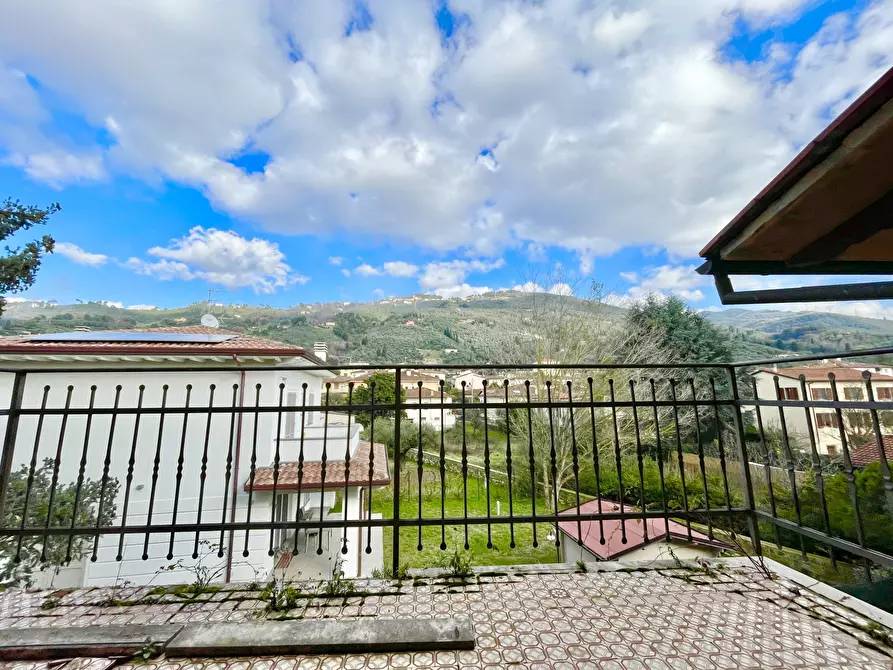 Immagine 10 di Quadrilocale in vendita  a Pietrasanta