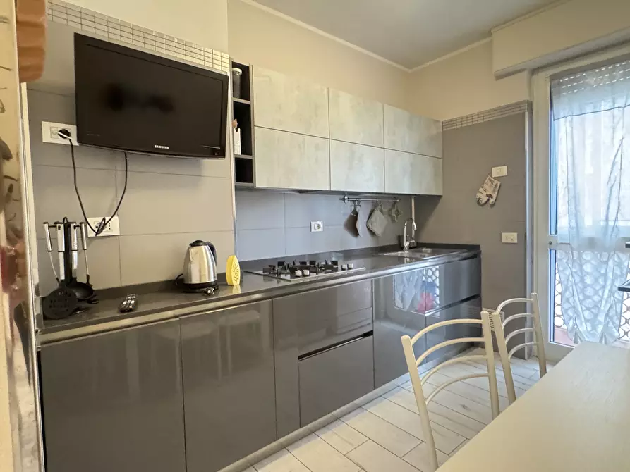 Immagine 21 di Quadrilocale in affitto  a Camaiore