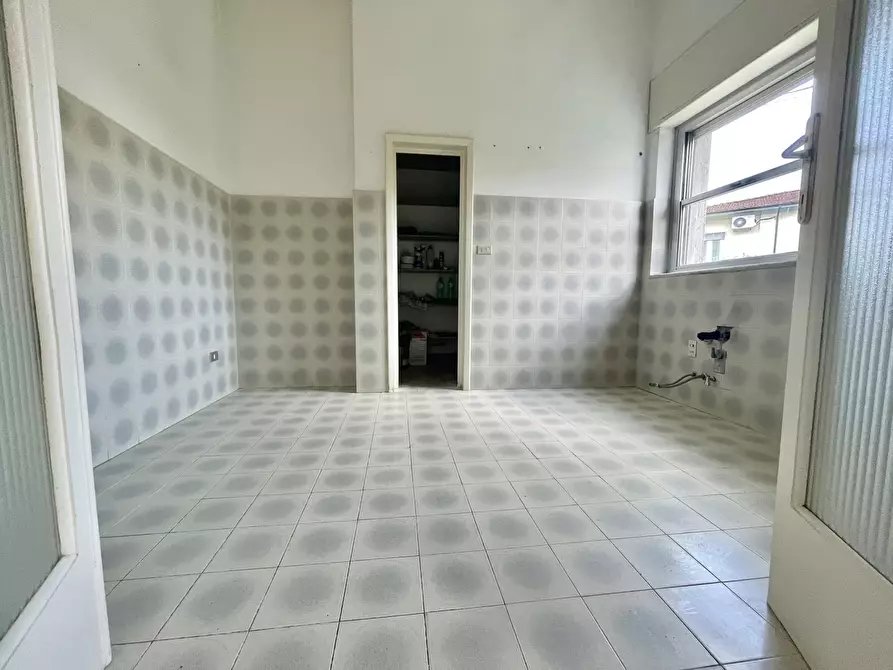 Immagine 12 di Quadrilocale in vendita  a Pietrasanta