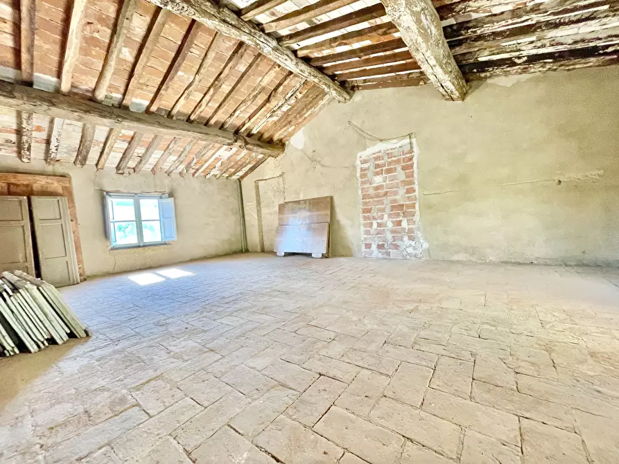 Immagine 7 di Porzione di casa in vendita  a Camaiore